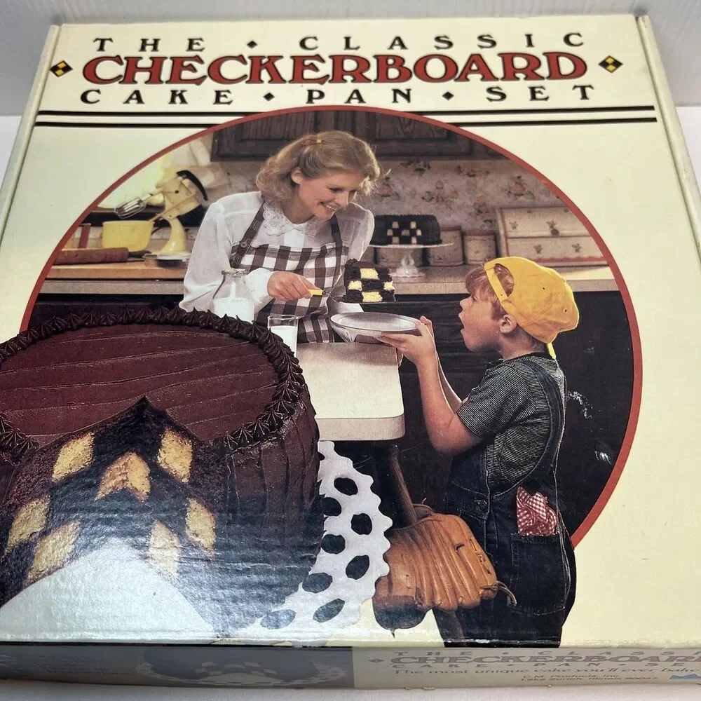The Classic Checkerboard Cake Pan Set︱Box and Instructions Included
